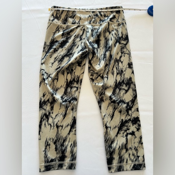 Lululemon Wunder Under Leggings - Picture 2 of 3